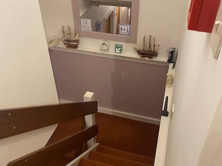 پانسیون The Ashleigh