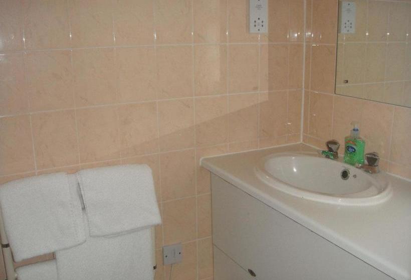 פנסיון The Four Alls Inn