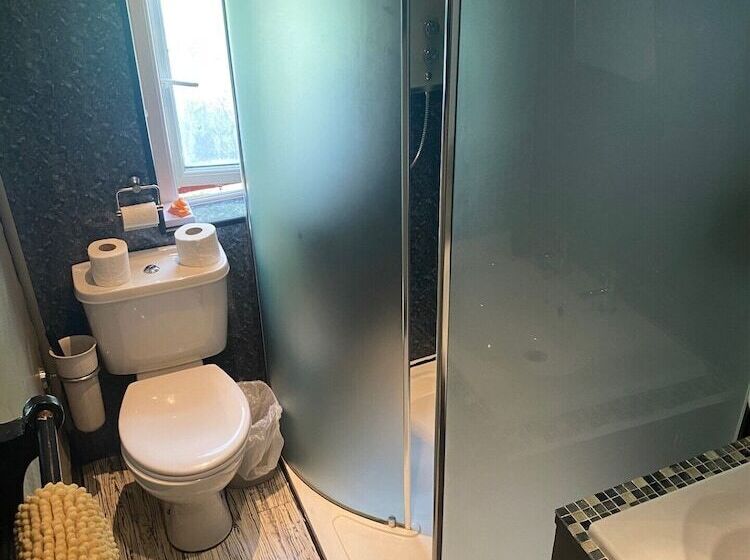 펜션 The Poplars Boutique Bb