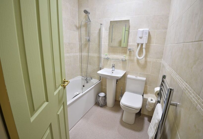 Пансион The Royal Victoria And Bull