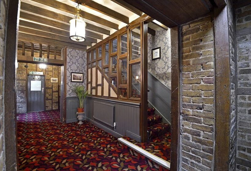 Пансион The Royal Victoria And Bull