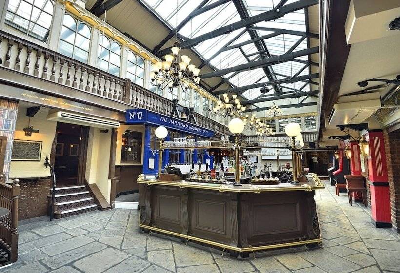 Пансион The Royal Victoria And Bull