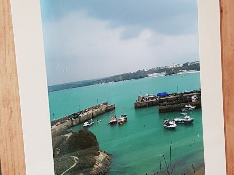 ペンション The Trelinda Guest House