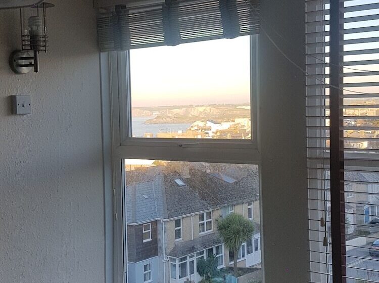 Пансион The Trelinda Guest House