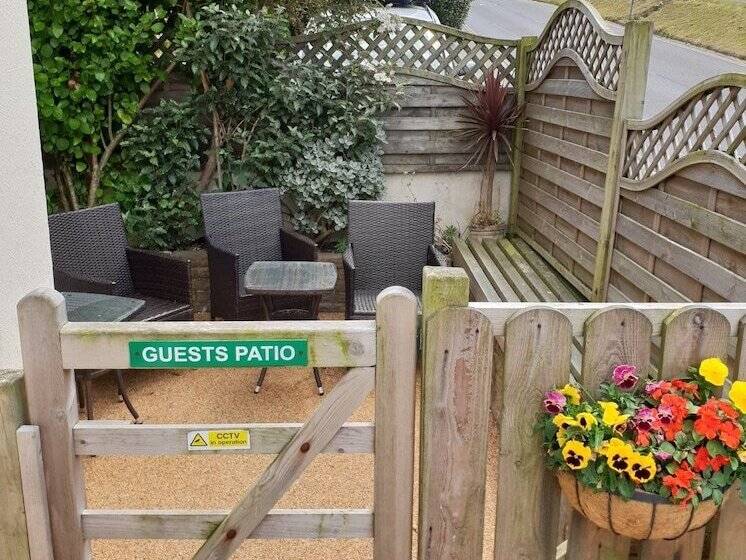 Пансион The Trelinda Guest House