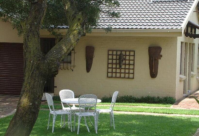 Пансион Villa Xanelle Boutique Guest House