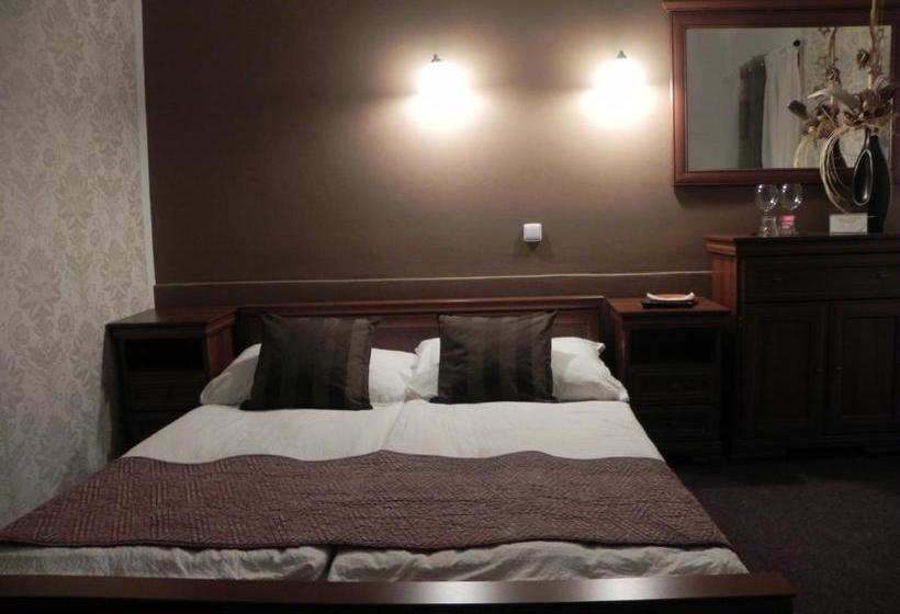 פנסיון Zámecký Penzion Rotunda