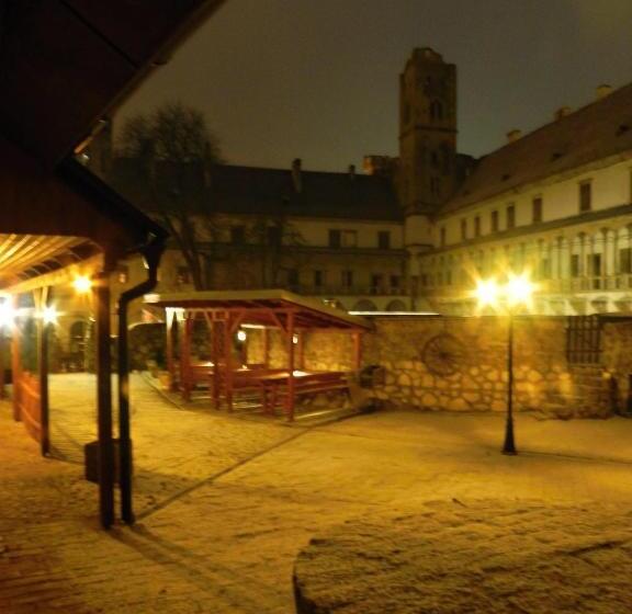 פנסיון Zámecký Penzion Rotunda