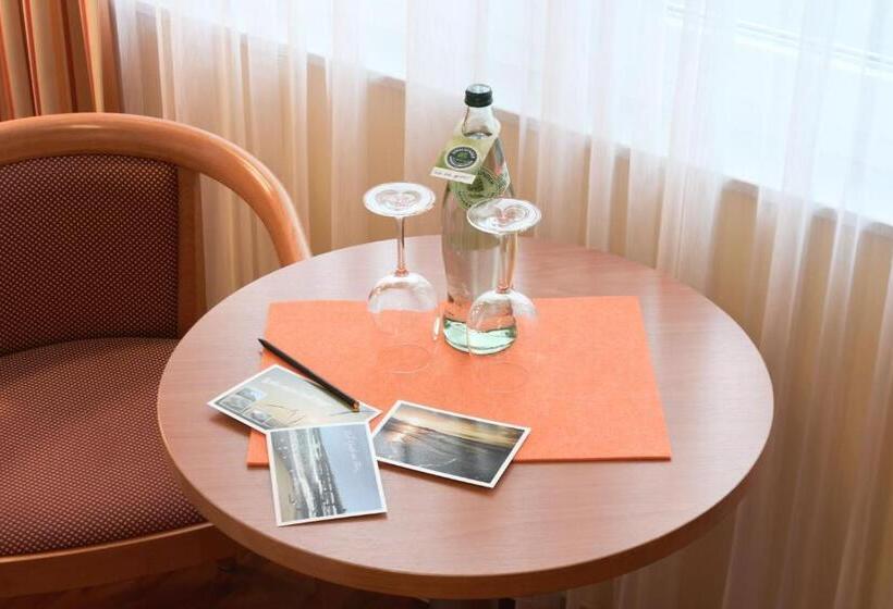 Pension Sanddorn Mit Café Carlssons