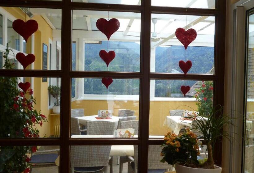 Restaurant   Café   Pension Hassler