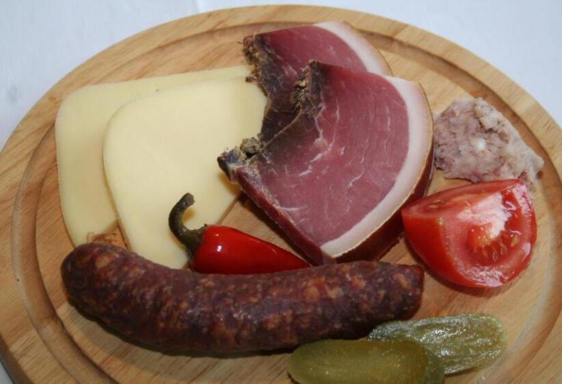 Restaurant   Café   Pension Hassler