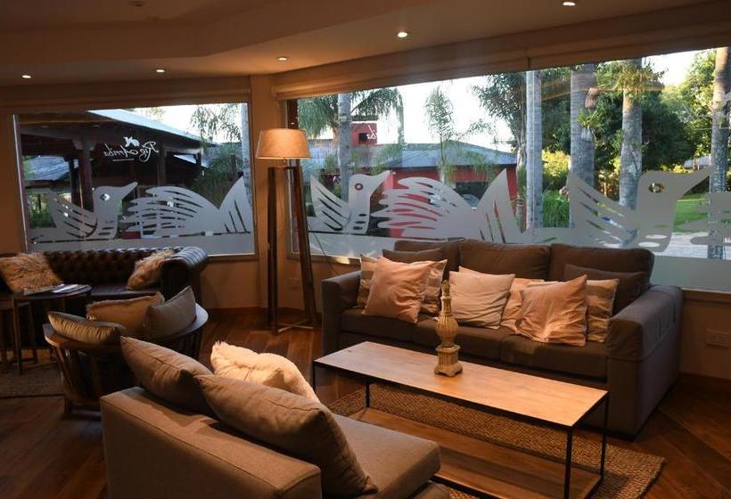 Río Arriba Suites & Apartments & Restó