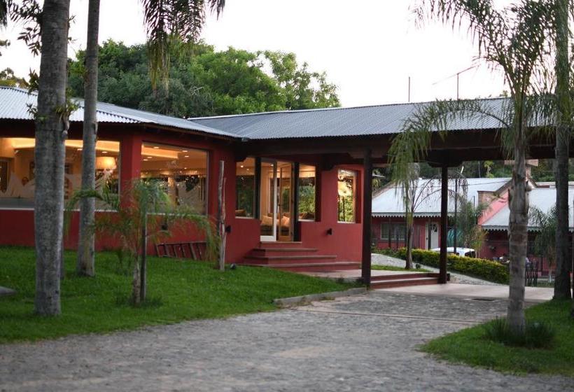 Río Arriba Suites & Apartments & Restó