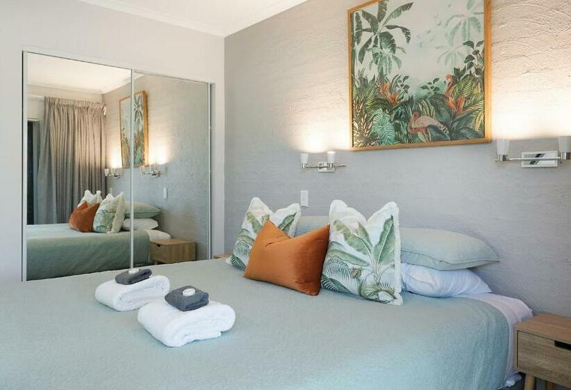 The Palms Apartments