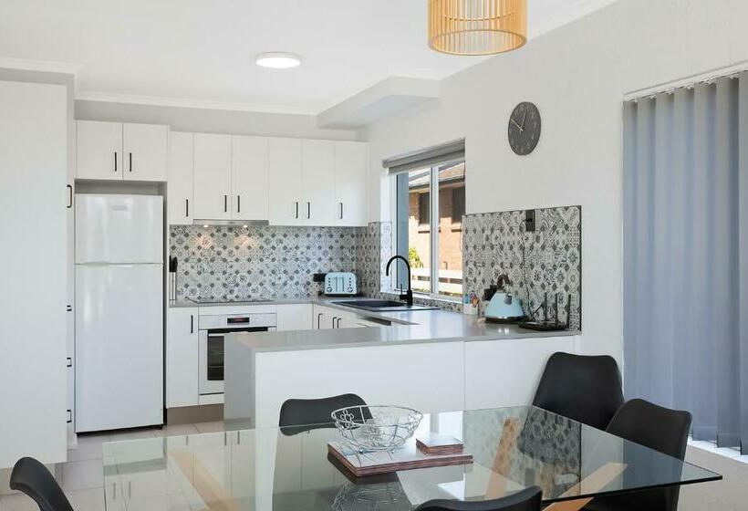 The Palms Apartments