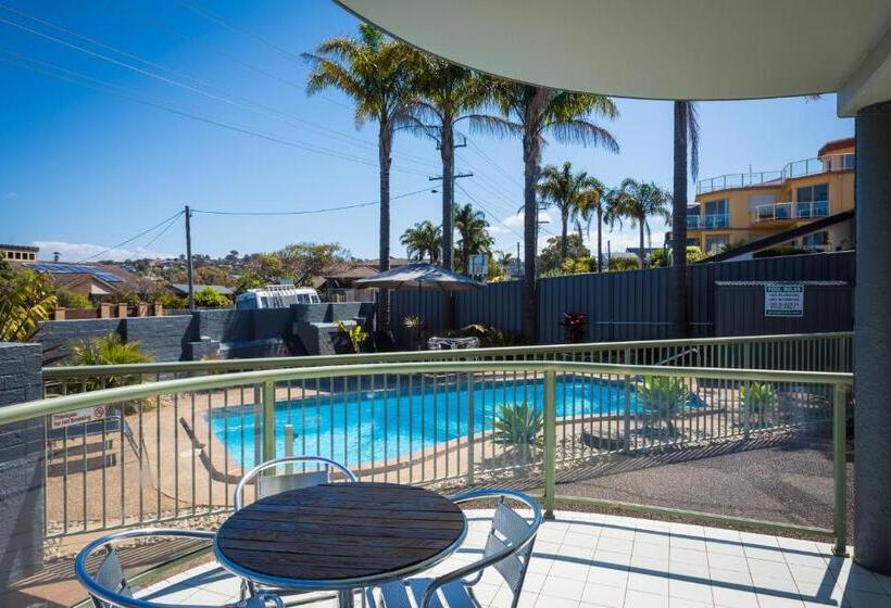 The Palms Apartments