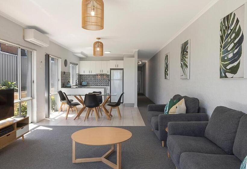 The Palms Apartments