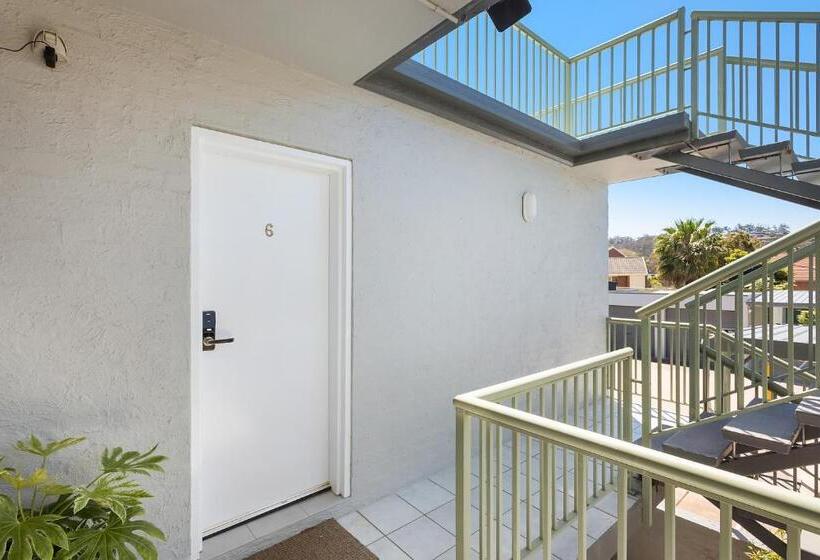 The Palms Apartments