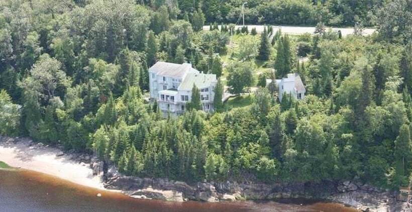 호스텔 Auberge De La Rivière Saguenay