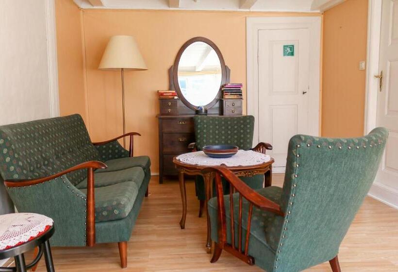 Общежитие Jaunsen Gjestgjevarstad