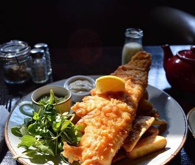 旅馆 The Crown & Anchor