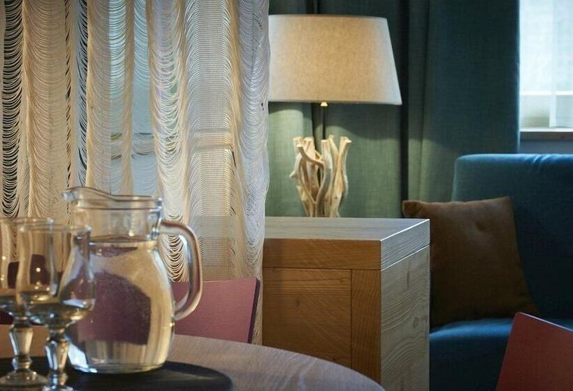 Color Home Suite Apartments