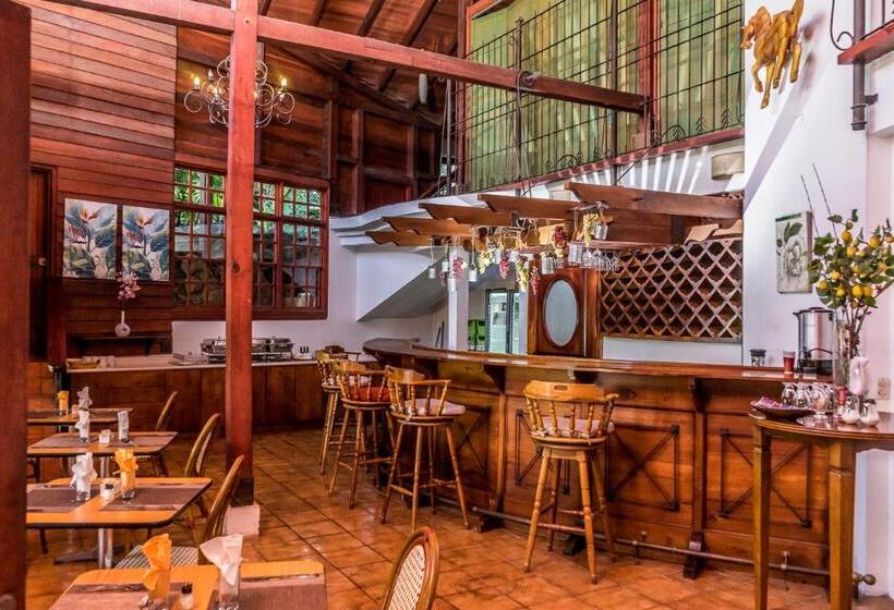 El Rodeo Estancia Boutique Hotel & Steakhouse