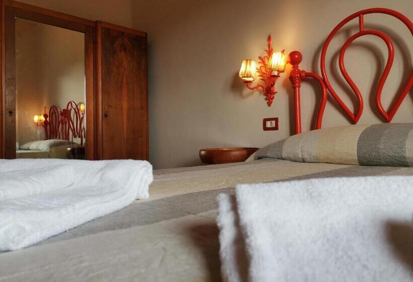 هتل Agriturismo La Svolta