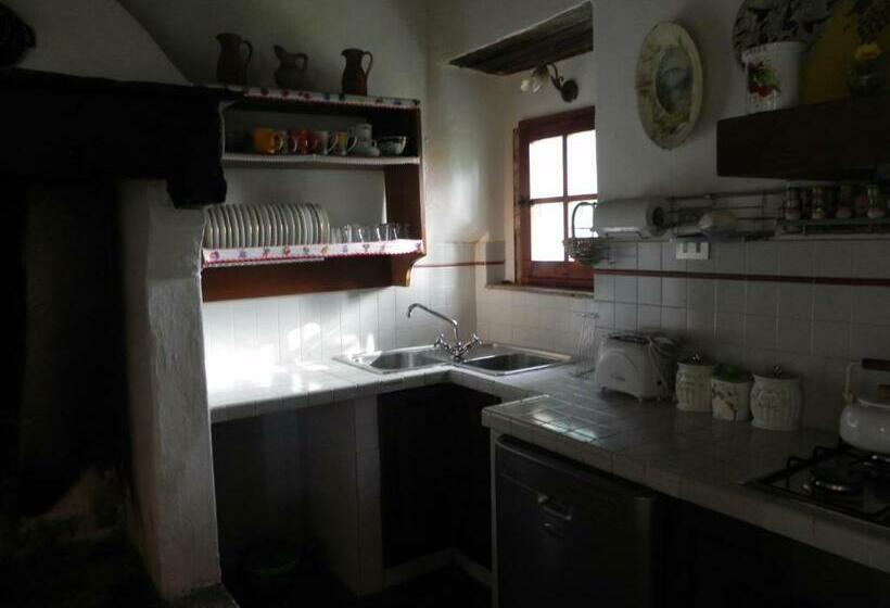 هتل Agriturismo Le Ginestruzze