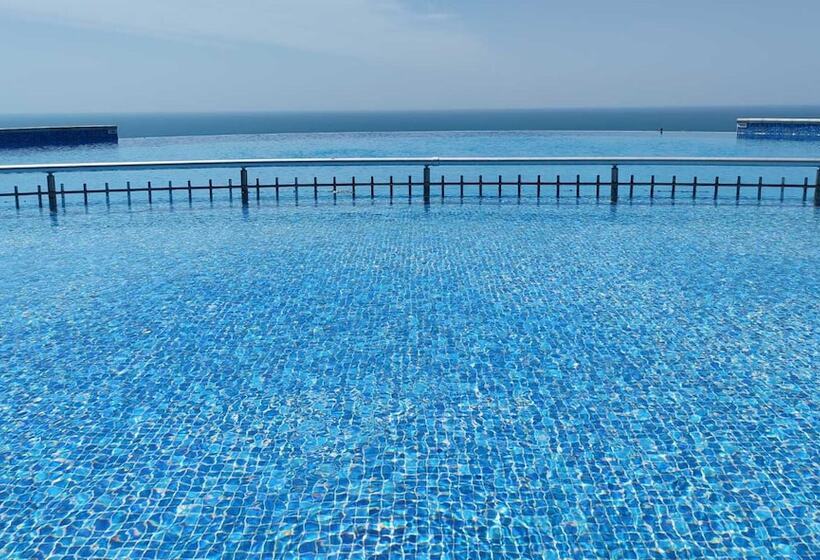 July Morning Seaside Resort