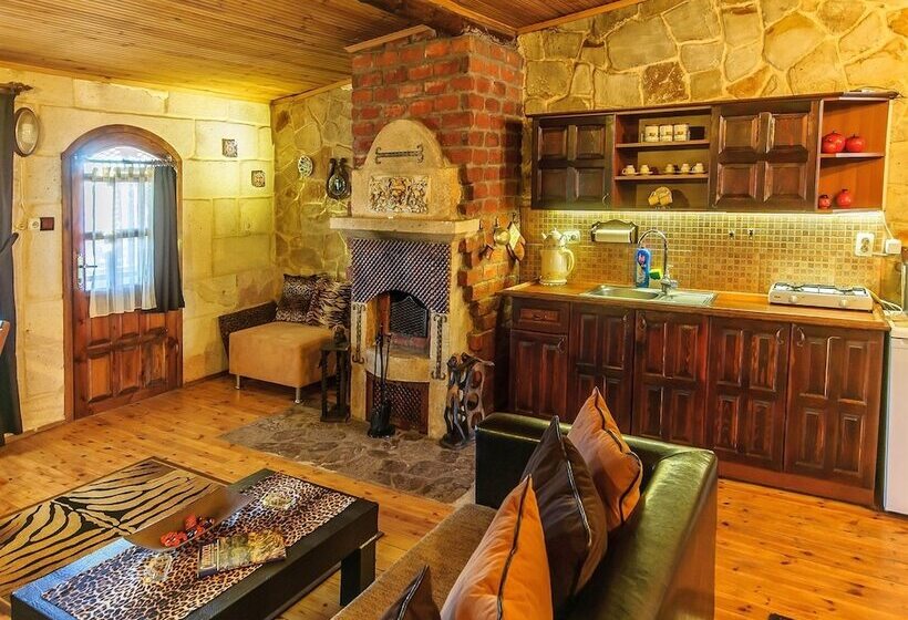 پانسیون Adanos Konuk Evi