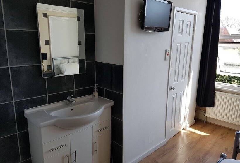 פנסיון Boscombe Reef