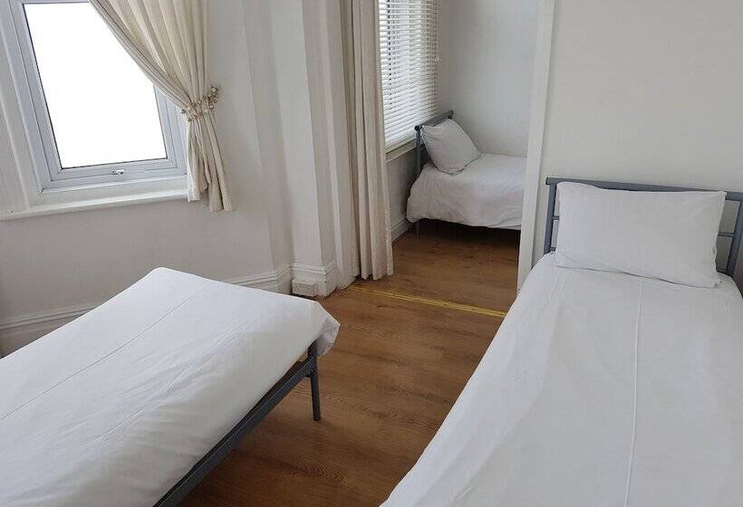 פנסיון Boscombe Reef