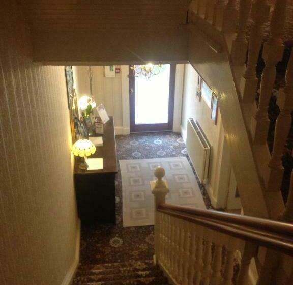 پانسیون Cameron Guest House