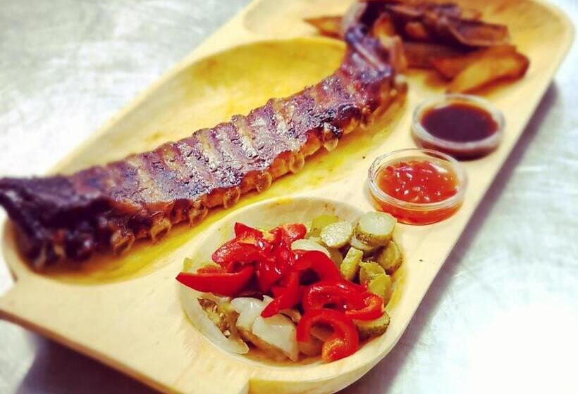 بنسيون Casa Muntelui