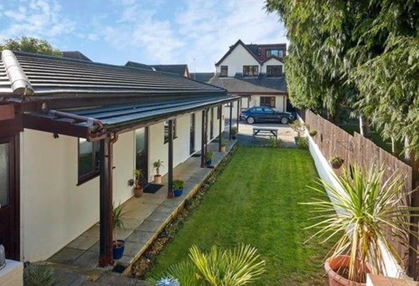 膳宿费 Conifers Guest House