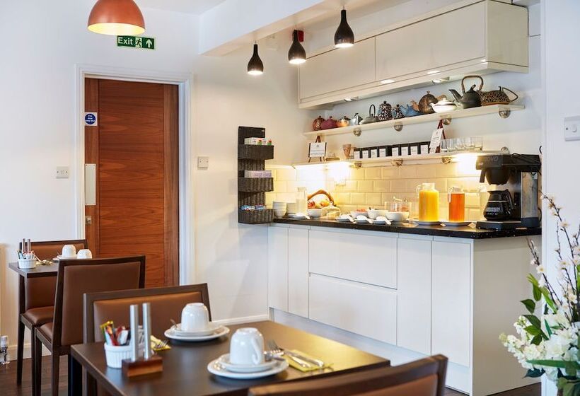 膳宿费 Conifers Guest House