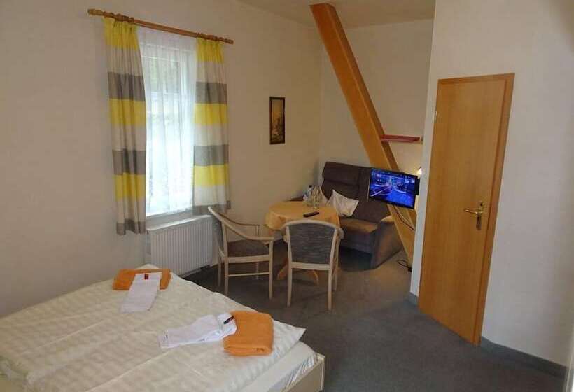 بنسيون Gasthaus Kobär