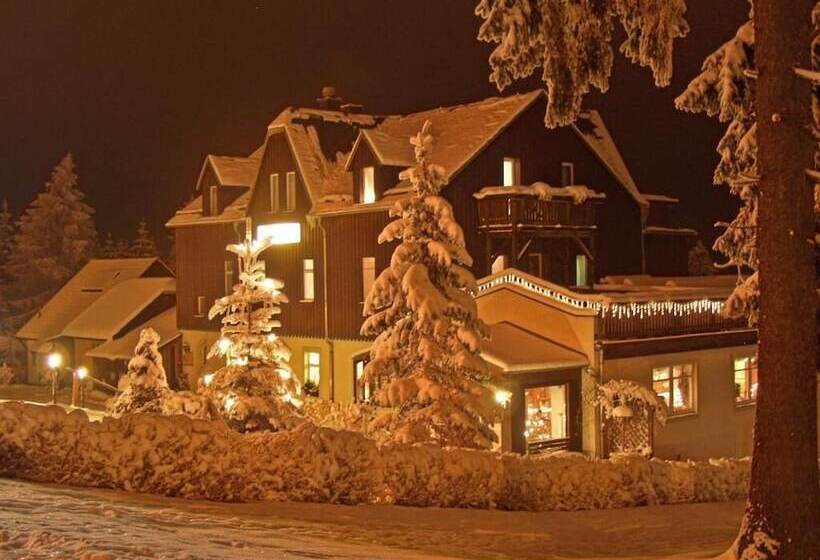 بنسيون Gasthaus Kobär