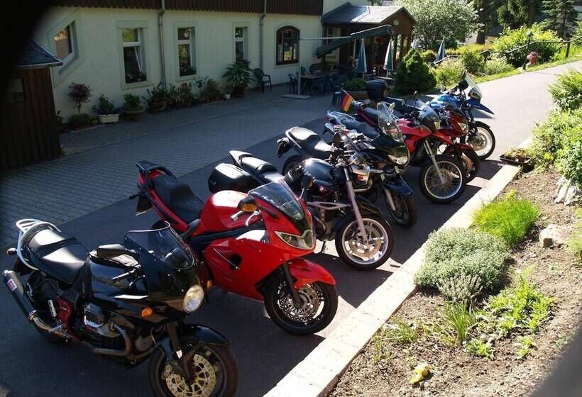 بنسيون Gasthaus Kobär