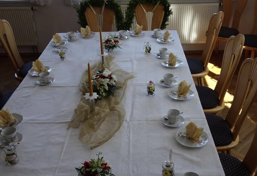 بنسيون Gasthaus Kobär