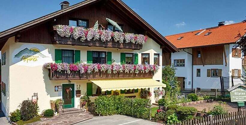 بنسيون Gästehaus Alpina
