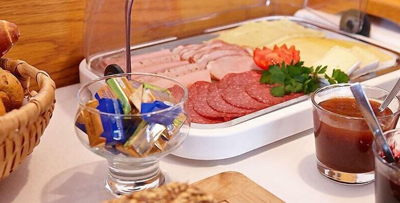 بنسيون Gästehaus Alpina