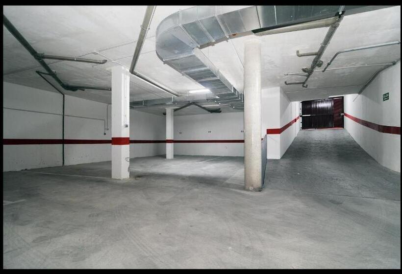 پانسیون Hostal Don Rodrigo