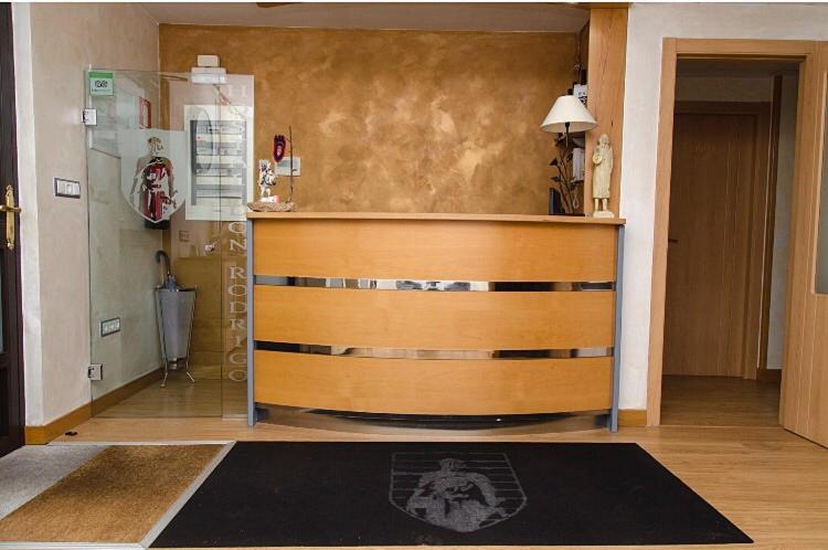 پانسیون Hostal Don Rodrigo