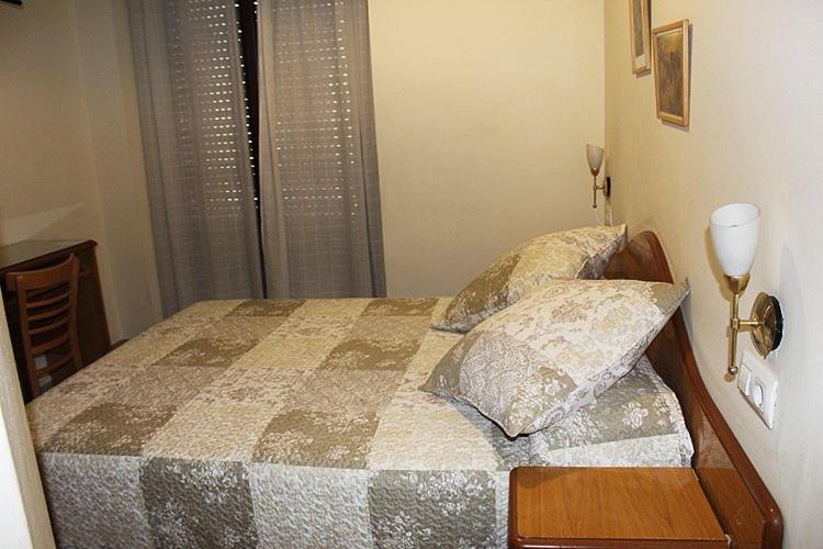 پانسیون Hostal La Barretina