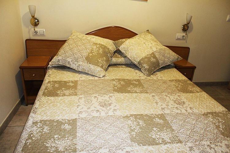 پانسیون Hostal La Barretina