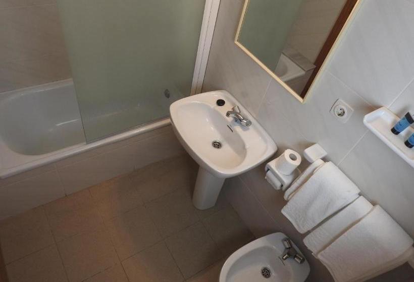 بنسيون Hostal Noray