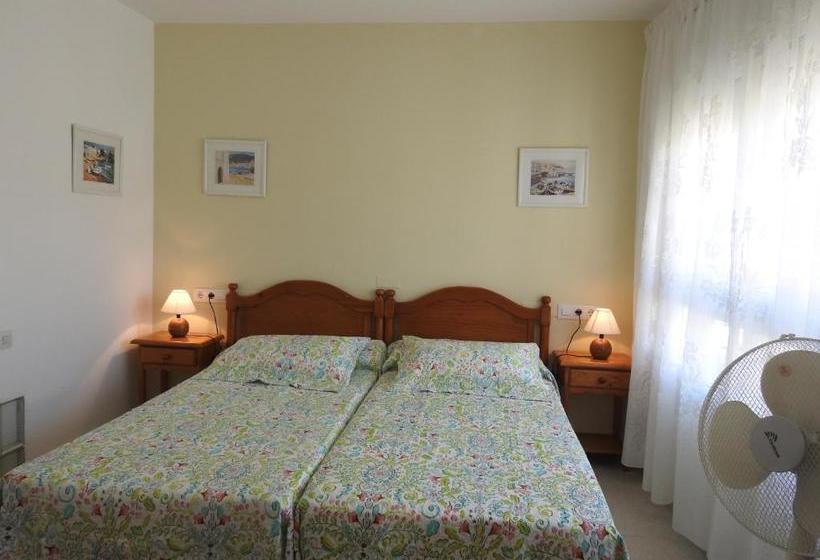 بنسيون Hostal Noray
