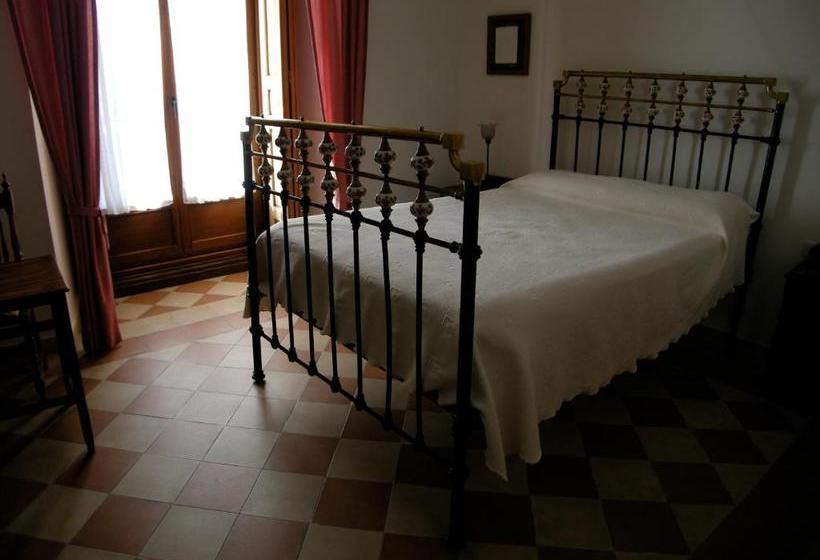 פנסיון Hostal Puerta Medina